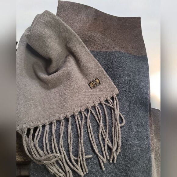 CHANEL CASHMERE MULTICOLOR UNISEX Scarf IN EUC WITH COA - Picture 7 of 15